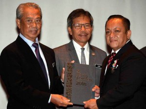 PRESIDEN Terima Pingat PPC 1