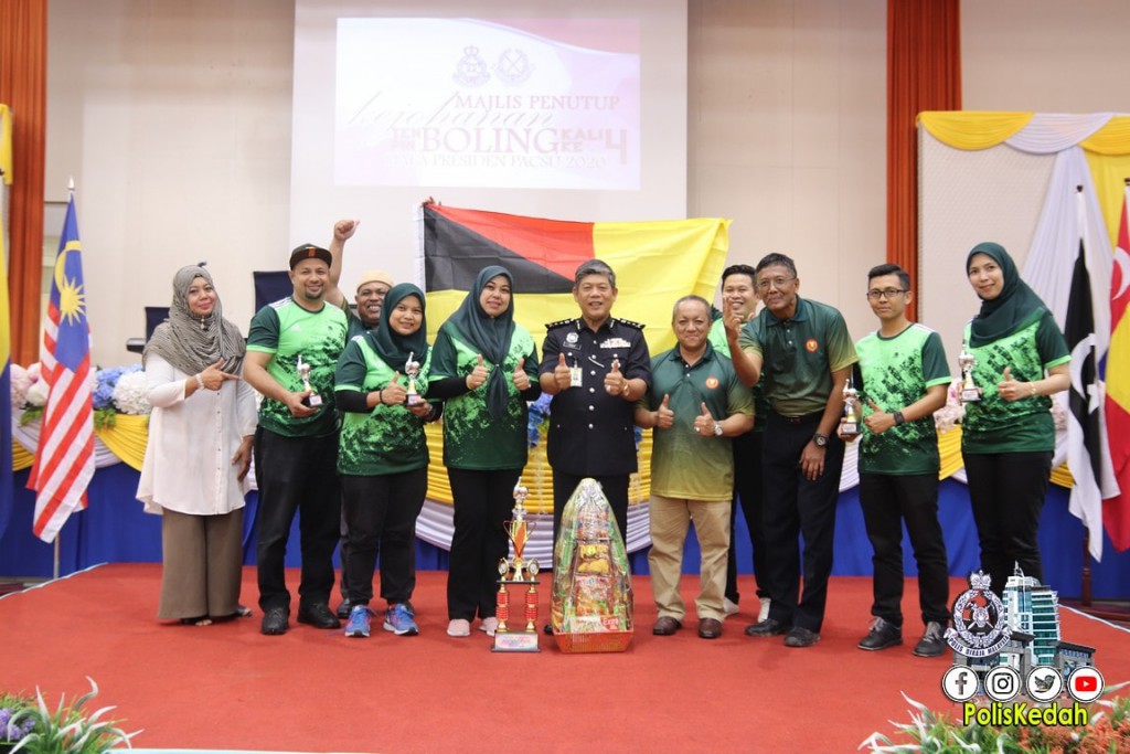 PENYAMPAIAN HADIAH KEJOHANAN TEAM PACSU NEGERI SEMBILAN