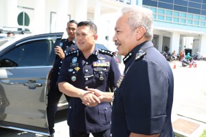 KETIBAAN YDH DCP DATUK MAZLI BIN MAZLAN, KETUA POLIS TERENGGANU DISAMBUT OLEH YDH SAC DATO' WAN RUKMAN BIN WAN HASSAN, TIMBALAN KETUA POLIS TERENGGANU