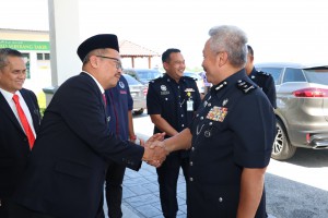 KETIBAAN YDH SAC DATO' WAN RUKMAN BIN WAN HASSAN, TIMBALAN KETUA POLIS TERENGGANU DISAMBUT OLEH SETIAUSAHA AGUNG PACSU MALAYSIA , SDRA AZLI BIN SUHAIMI