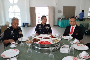 SESI MAKAN TENGAHARI BERSAMA YDH DATUK KETUA POLIS TERENGGANU, TIMBALAN KETUA POLIS DAN PENGERUSI PACSU CAWANGAN TERENGGANU SERTA 2 PEGAWAI KANAN PACSU PUSAT